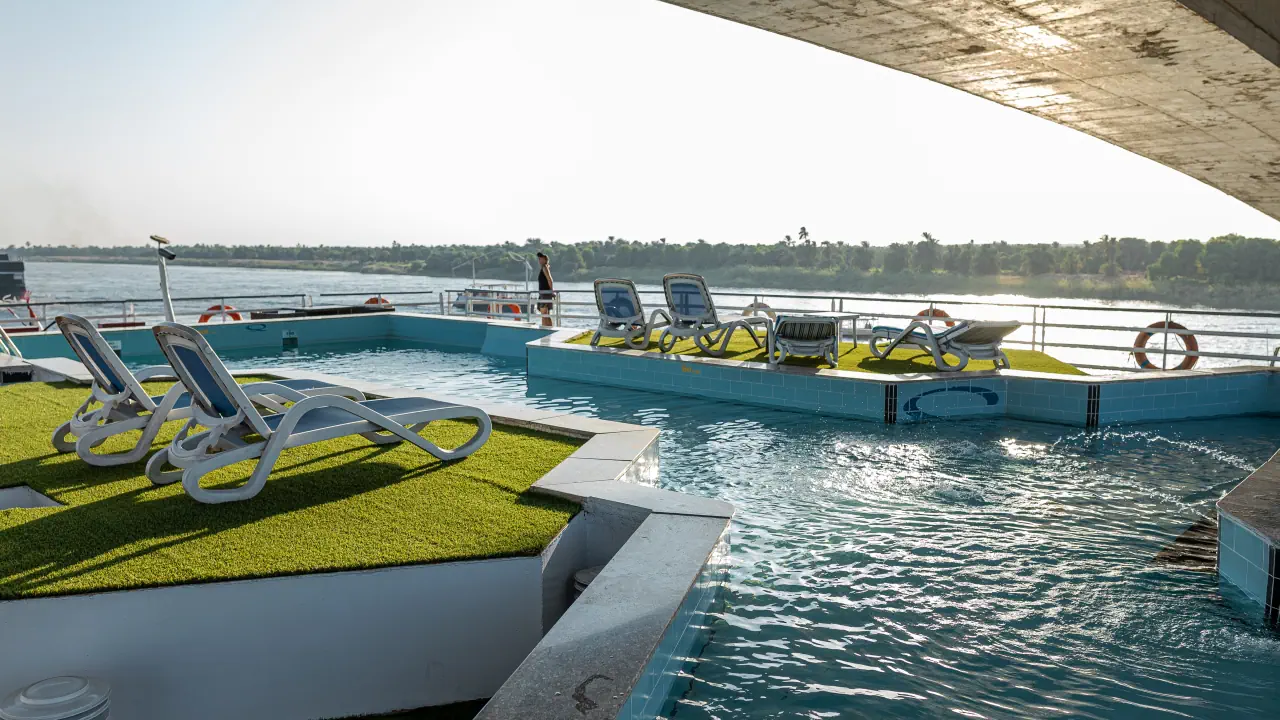 رحلة الباخرة نايل كويست